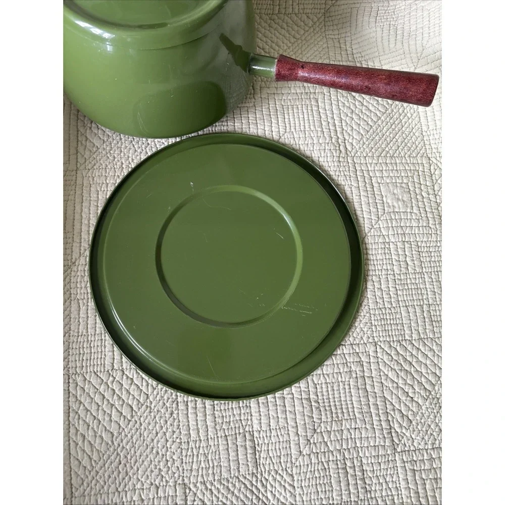 VTG Avocado Green Fondue Pot Lid Wood Handle Tray Mid Century Modern MCM Decor